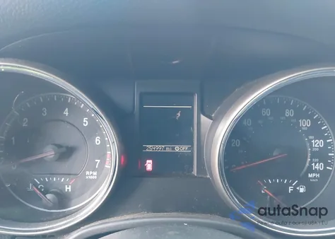 2011 Jeep Grand Cherokee Laredo z USA, uszkodzony, nr VIN 1J4RR4GG2BC547645